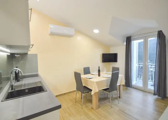 Apartment Ivana I Martina
